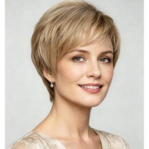 SEVENCOLORS Short Brown Blonde Wigs for White Women Natural Hair Layered Lightweight Wig with Highlights Synthetic Womens Daily Wigs(Mixed blonde)
